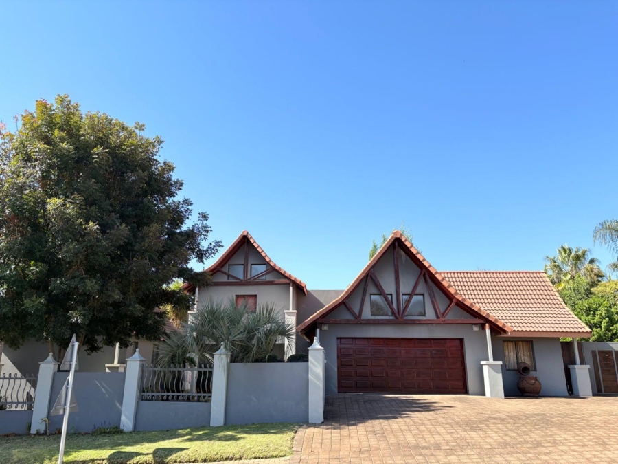 4 Bedroom Property for Sale in Woodland Hills Free State